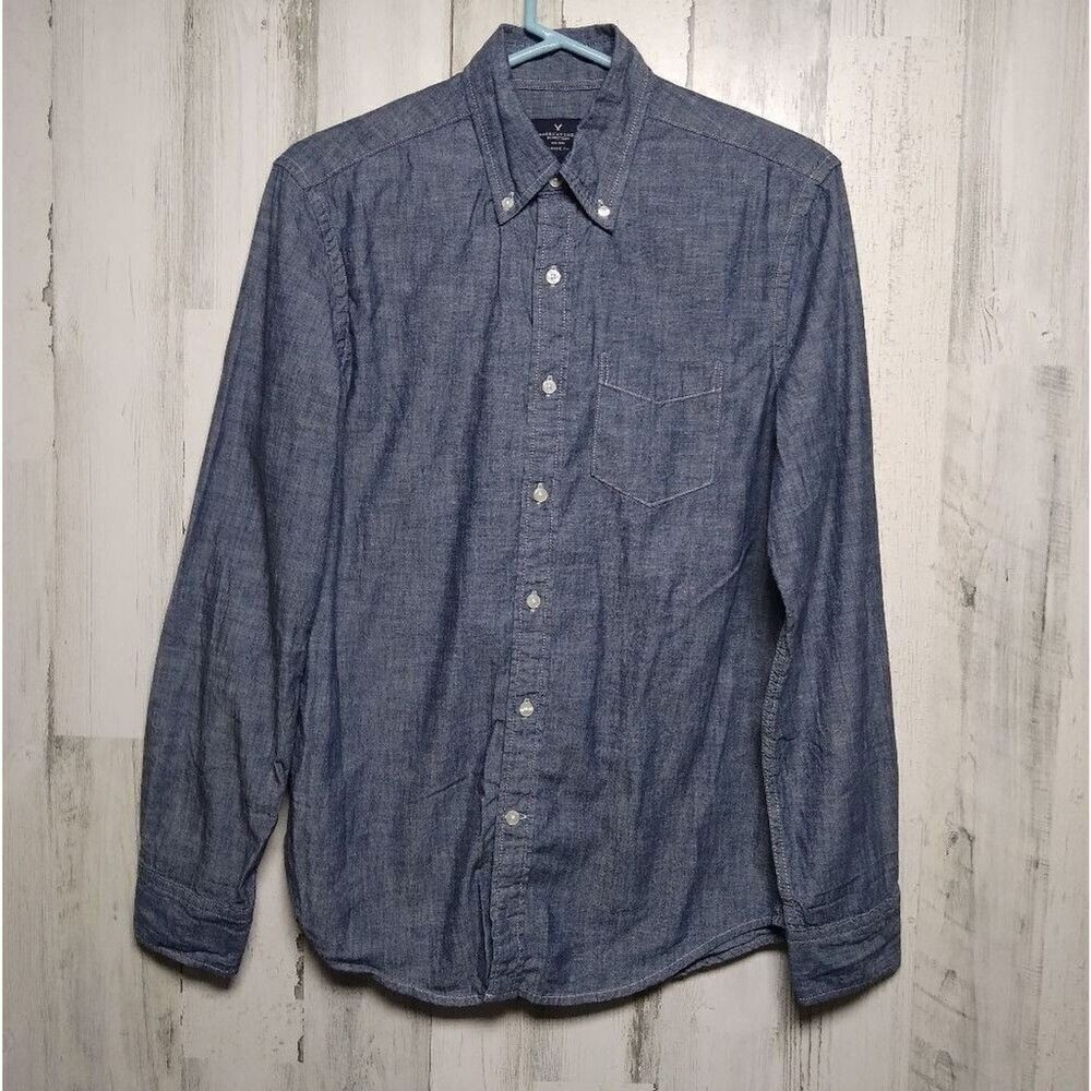 American Eagle Men’s XS Button Down Chambray Shirt